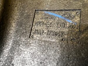 SKRZYNKA NARZĘDZIOWA WKŁAD KOŁA ZAPASOWEGO PODNOŚNIK RANGE ROVER VELAR L560