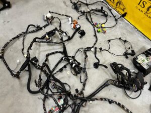 WIĄZKA KABINY SKRZYNKA BEZPIECZNIKÓW FORD KUGA MK2