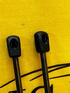 NOWE SIŁOWNIKI MASKI TELESKOPY BMW F20 F22 F30