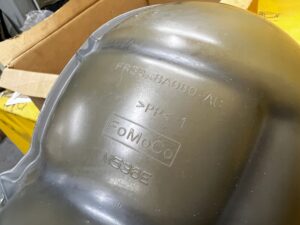 ZBIORNIK ZBIORNICZEK WYRÓWNAWCZY PŁYNU CHŁODZĄCEGO FORD MUSTANG VI USA