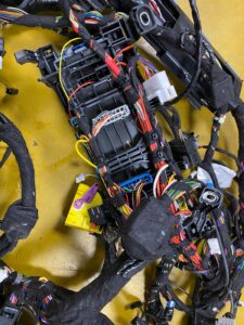 WIĄZKA INSTALACJA BEZPIECZNIKI KABINY INFINITI Q30