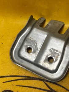 BLACHA MOCOWANIE WSPORNIK DESKI RANGE EVOQUE L551