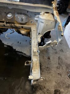 ĆWIARTKA KASTA BŁOTNIK PODŁUŻNICA PRÓG DACH TYŁ DACIA SANDERO III 3