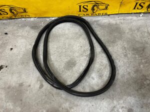 USZCZELKA DRZWI TYŁ TYLNA LEWY LEWA PORSCHE PANAMERA 970 I LIFT