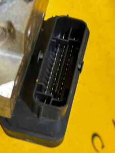 STEROWNIK POMPA ABS NISSAN E-NV200 ELECTRIC