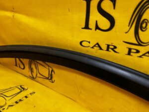 LISTWA RAMKA USZCZELKA SZYBY DRZWI DACHU PRAWA FORD MUSTANG VI