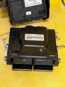 ZESTAW STARTOWY ODPALAJĄCY LICZNIK BCM STEROWNIK FORD ESCAPE MK4 1.5 EB