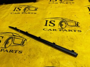 LISTWA SZYBY SZYBOWA BŁOTNIKA TYŁ LEWY LEWA RANGE ROVER VELAR L560