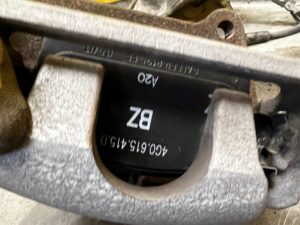 KOMPLET TARCZE ZACISKI KLOCKI HAMULCOWE AUDI A8 D4