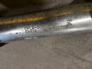 KRZYŻAK DRĄŻEK OSŁONA KOLUMNY KIEROWNICZEJ LAND ROVER DISCOVERY 5 L462