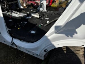 ĆWIARTKA BŁOTNIK LEWY TYŁ SŁUPEK PRÓG FORD ESCAPE MK4 USA