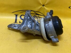 ŁAPA PODUSZKA SILNIKA AUDI A8 D5 4N0 3.0 TDI LEWA