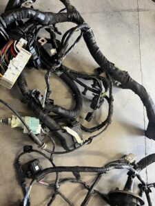 OKABLOWANIE WIĄZKA KOMORY SILNIKA FORD ESCAPE MK4 1.5 EB