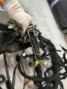 OKABLOWANIE WIĄZKA DESKI ROZDZIELCZEJ KONSOLI FORD ESCAPE MK4 1.5 EB