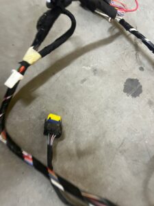 INSTALACJA WIĄZKA KLAPY BAGAŻNIKA TYŁ RENAULT CAPTUR I PRZEDLIFT