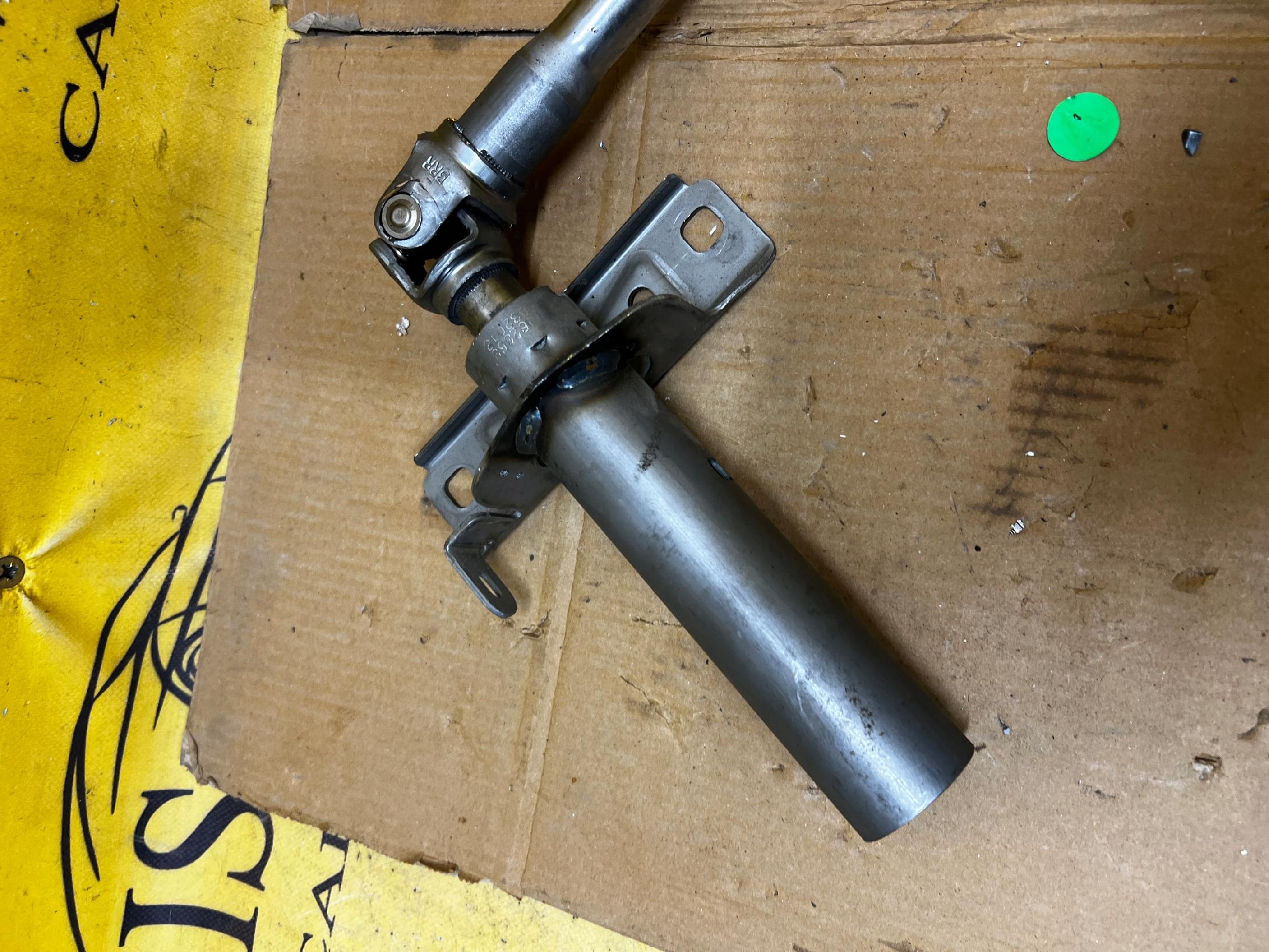 KRZYŻAK KOLUMNY KIEROWNICZEJ CITROEN C4 PICASSO II