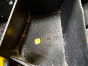 ŚLIZG MOCOWANIE ZDERZAKA TYŁ PRAWY RANGE ROVER VELAR L560