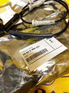 CZUJNIK PRĘDKOŚCI KOŁA PRZÓD ABS BMW 1 F20 3 F30 4 F32 F36 NOWY OEM