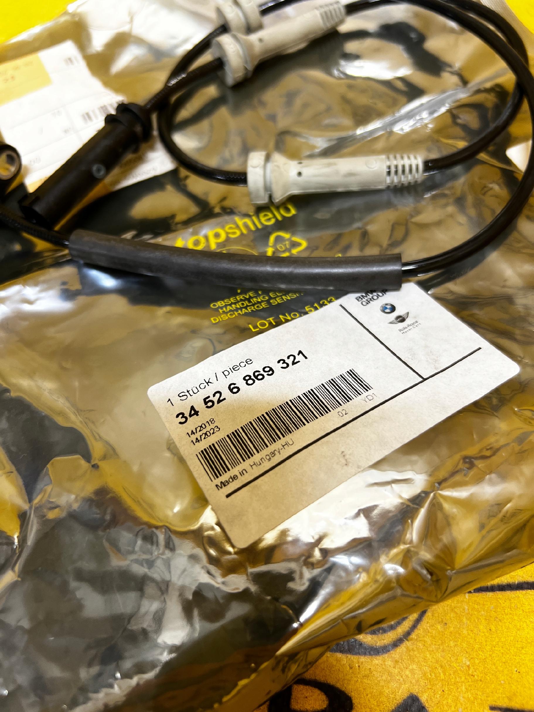 CZUJNIK PRĘDKOŚCI KOŁA PRZÓD ABS BMW 1 F20 3 F30 4 F32 F36 NOWY OEM