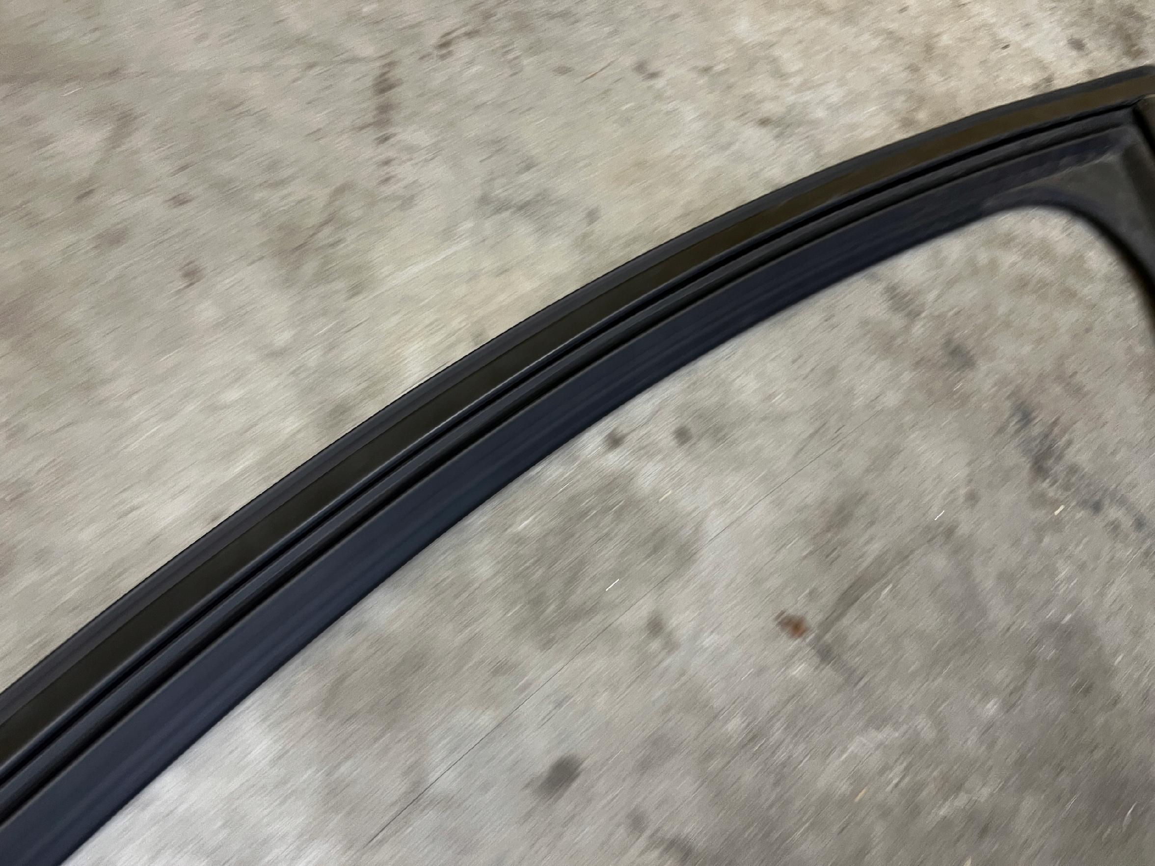 USZCZELKA SZYBY DRZWI PRZÓD LEWY DACIA SANDERO III JOGGER