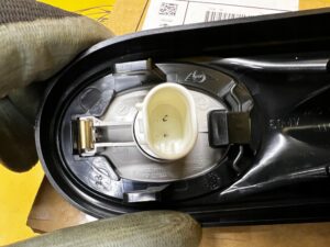 KIERUNKOWSKAZ BOCZNY BŁOTNIKA PRAWY BIAŁY MINI R55 R56 R57 R58 R59 NOWY OEM