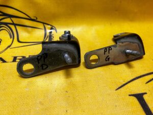 ZAWIASY DRZWI PRAWY PRZÓD FORD KUGA MK3 GRANATOWE