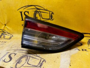 LAMPA LEWY TYŁ W KLAPĘ FORD KUGA MK3
