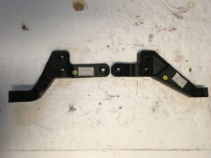 ŚLIZG AUDI LEWY TT TTS 8S0807329A