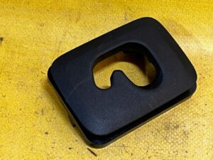 WSPORNIK MOCOWANIE KRATKI BAGAŻNIKA LEWE MERCEDES E-KLASA W213