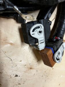 WIĄZKA KOMORY SILNIKA NISSAN LEAF I ZE0