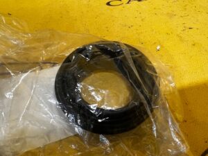 OSŁONA ZAŚLEPKA ŻARÓWKI ŚWIATEŁ REFLEKTORA KSENONOWEGO BMW 5 E39 NOWA OEM