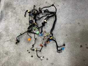 WIĄZKA INSTALACJA DESKI KONSOLI PEUGEOT 308 II T9