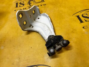 ROLKA DRZWI PRZESUWNYCH PROWADNICA DOLNA PRAWA DACIA DOKKER 369