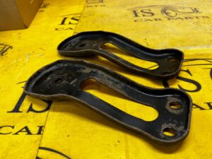 UCHWYT WSPORNIK ZAWIESZENIA RANGE ROVER VELAR L560