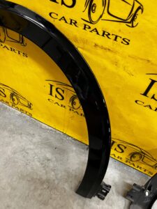 PRAWA LISTWA BŁOTNIKA SIERP TYŁ INFINITI Q30