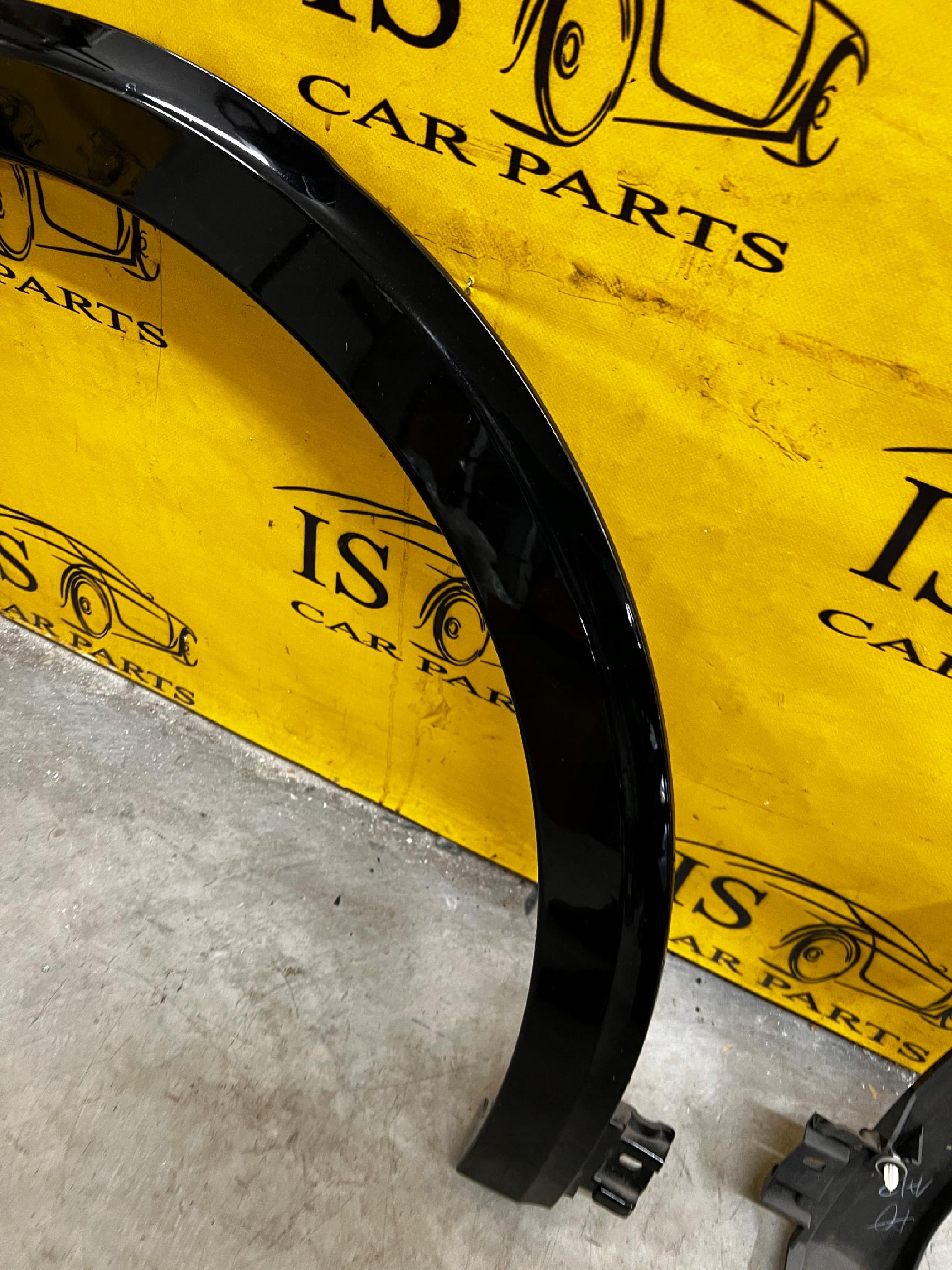 PRAWA LISTWA BŁOTNIKA SIERP TYŁ INFINITI Q30