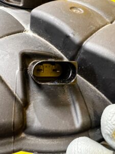 ZBIORNIK ZBIORNICZEK WYRÓWNAWCZY BMW M5 F90