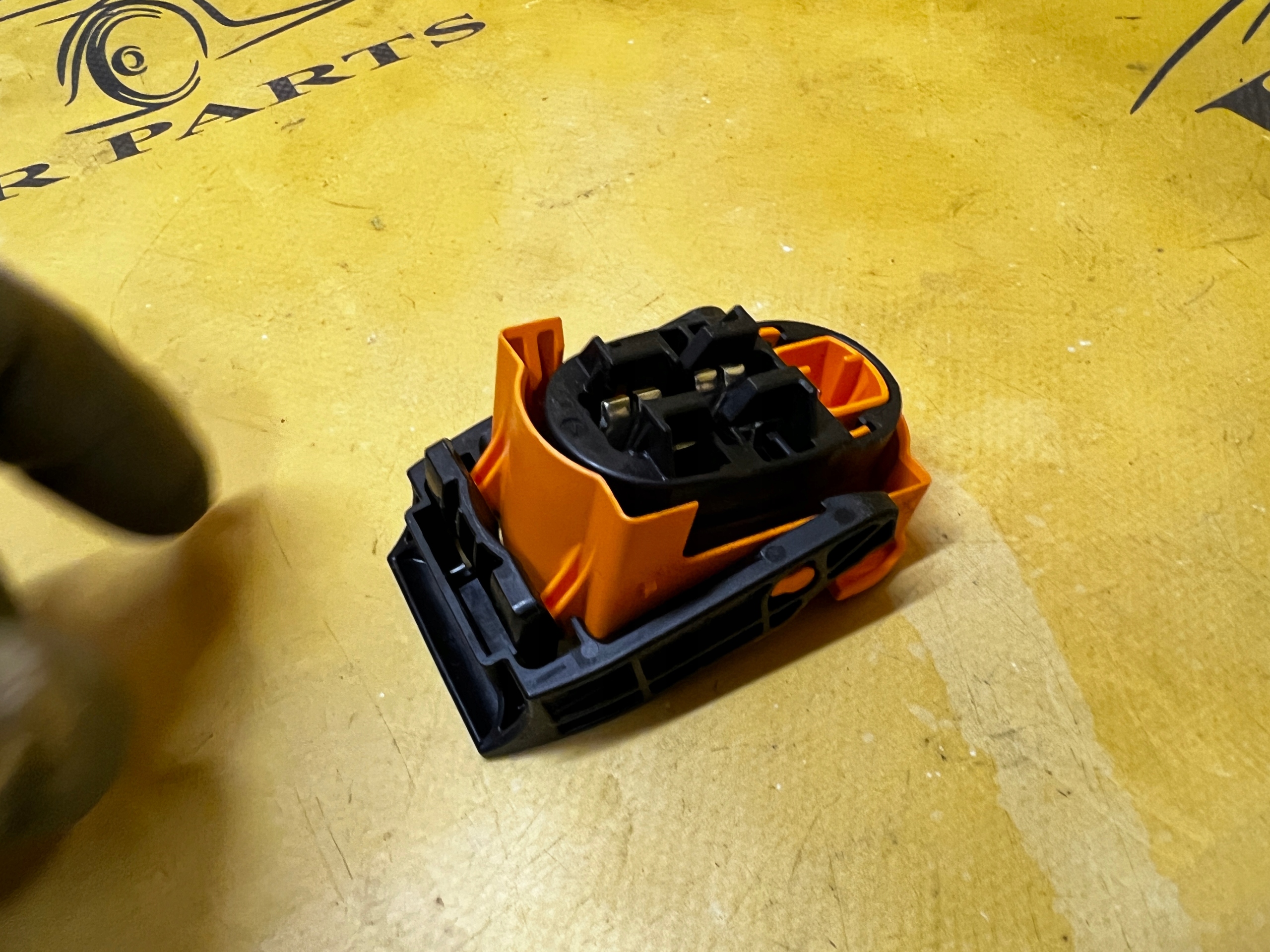 KLEMA BEZPIECZNIK BATERII TRAKCYJNEJ RENAULT ESPACE VI AUSTRAL