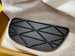 KRATKA ZDERZAKA PRZEDNIEGO PRZÓD PRAWY PRAWA BMW X5 E70 NOWA OEM