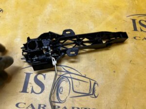 WSPORNIK KLAMKI ZEWNĘTRZNEJ DRZWI TYŁ PRZÓD PRAWY DACIA SANDERO III