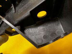 ŚLIZG MOCOWANIE ZDERZAKA PRZÓD LEWY LEWE AUDI SQ7 Q7 4M0