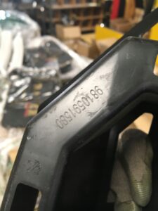 ŚLIZG TYLNY LEWY TYŁ PEUGEOT 3008 II P84 17R->