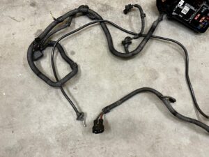 INSTALACJA SILNIKA SKRZYNKA BEZPIECZNIKÓW PORSCHE CAYENNE II 7P5 4.8 V8