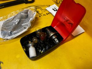 ZESTAW NAPRAWCZY AWARYJNY UCHO HOLOWNICZE ŻARÓWKI DACIA SANDERO III