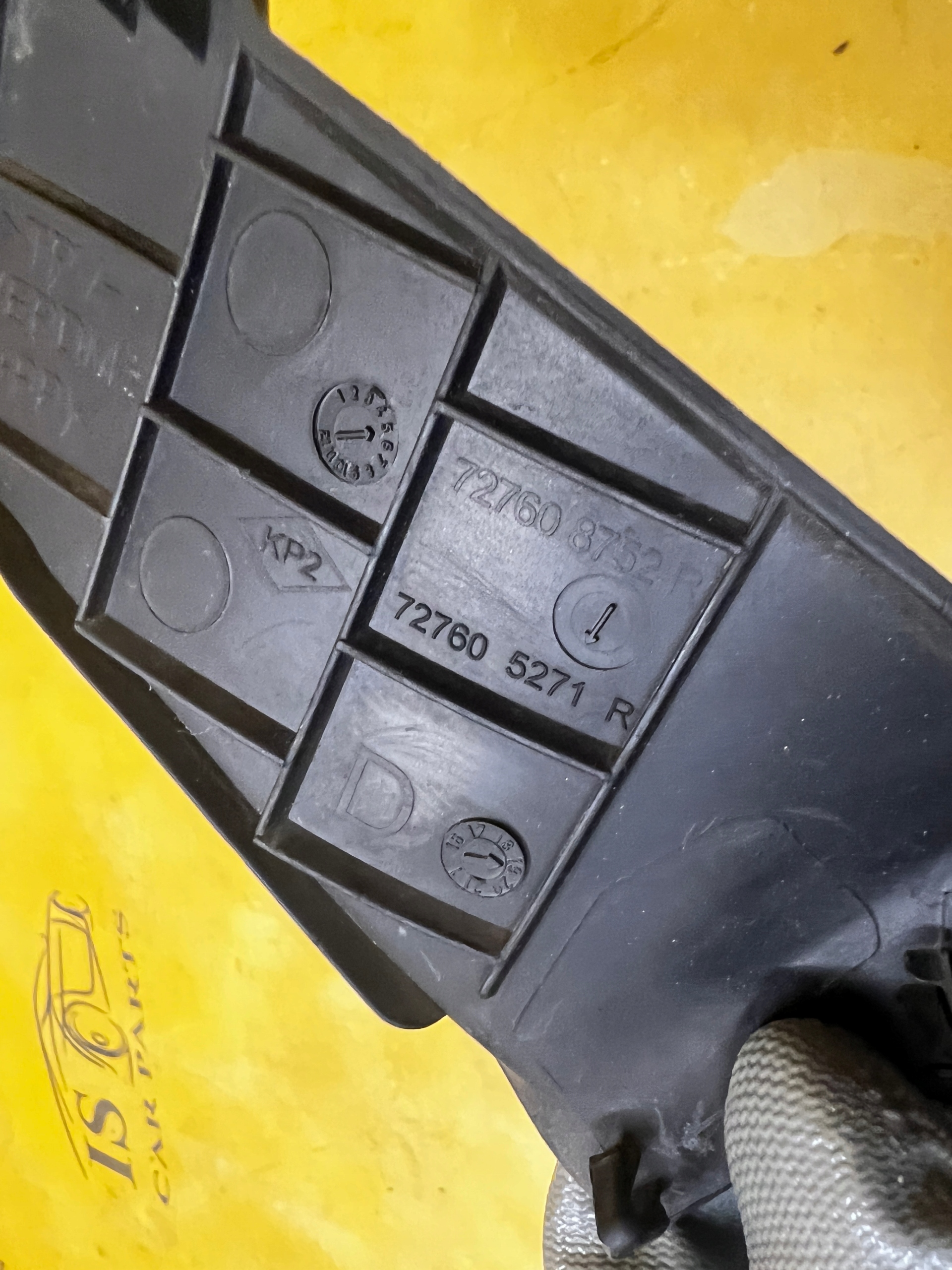 NAROŻNIK TRÓJKĄT PODSZYBIA PRAWY RENAULT KADJAR