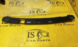 LISTWA KLAMKA KLAPY BAGAŻNIKA TYŁ RANGE ROVER VELAR L560