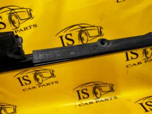 LISTWA SZYBOWA SZYBY ZGARNIAJĄCA DRZWI TYŁ PRAWY RANGE ROVER VELAR L560