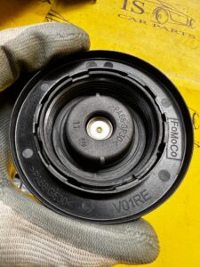 KOREK ZBIORNICZKA WYRÓWNAWCZEGO JAGUAR LAND ROVER