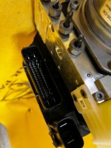 POMPA ABS SERWO HAMULCOWE FORD KUGA ESCAPE MK3