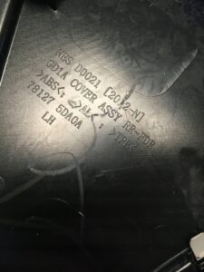 LEWY TYŁ LISTWA SŁUPKA CHROM DEKOR INFINITI Q30